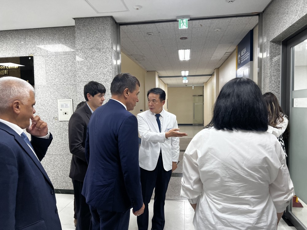 우주베키스탄 기묘대학교 총장단 임상술기센터 소개 및 견학 사진_1